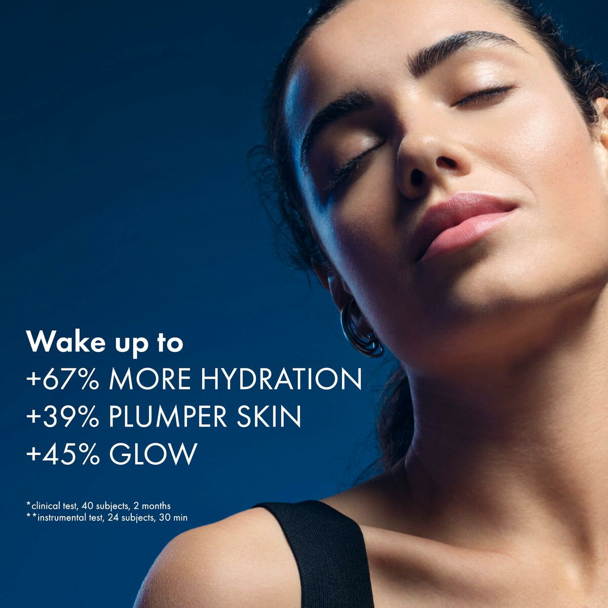 Model showcasing skincare benefits: +67% hydration, +39% plumper skin, +45% glow with Vichy MINÉRAL 89.